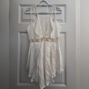 Women’s Look Book Store Size 4 Cream Romper Shorts, Eyelets At Waist, Summer